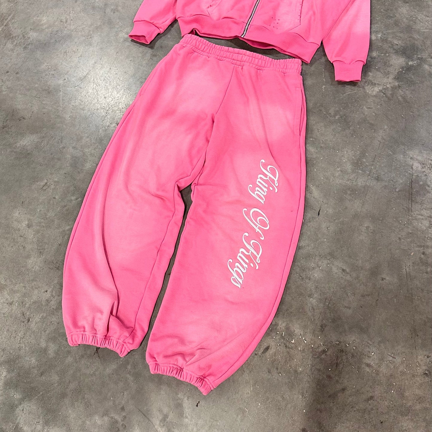 KING OF KINGS SWEATS - PINK